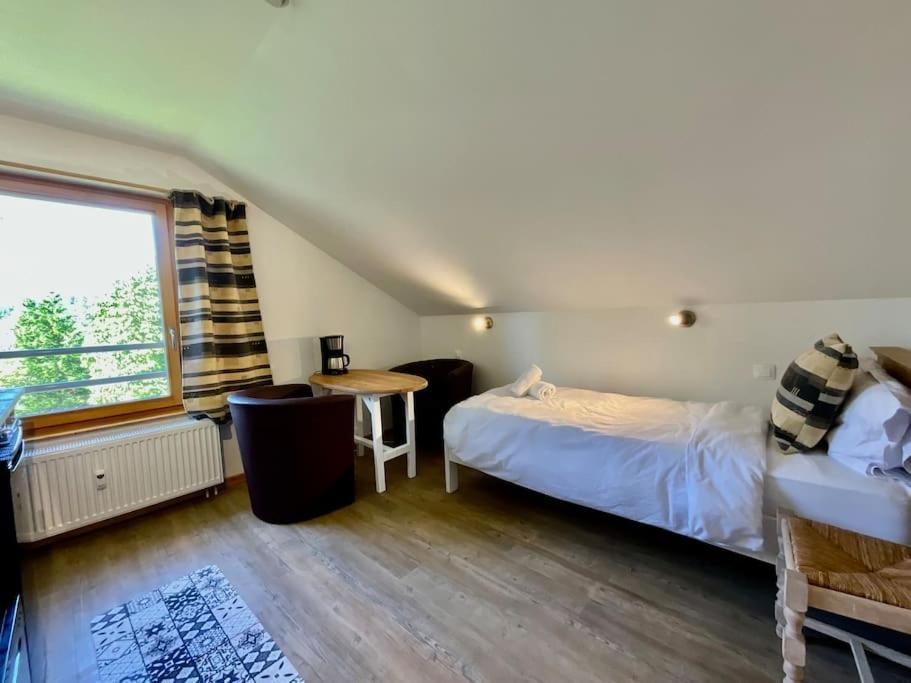 Le Petit Loup, Appartement Neuf Avec Jardin Gerbépal Buitenkant foto
