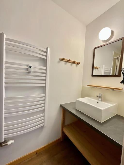 Le Petit Loup, Appartement Neuf Avec Jardin Gerbépal Buitenkant foto
